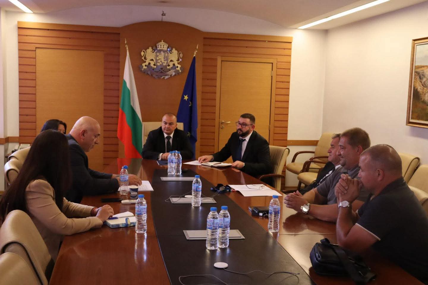 Държавата ще търси нови мерки в подкрепа на розопроизводителите