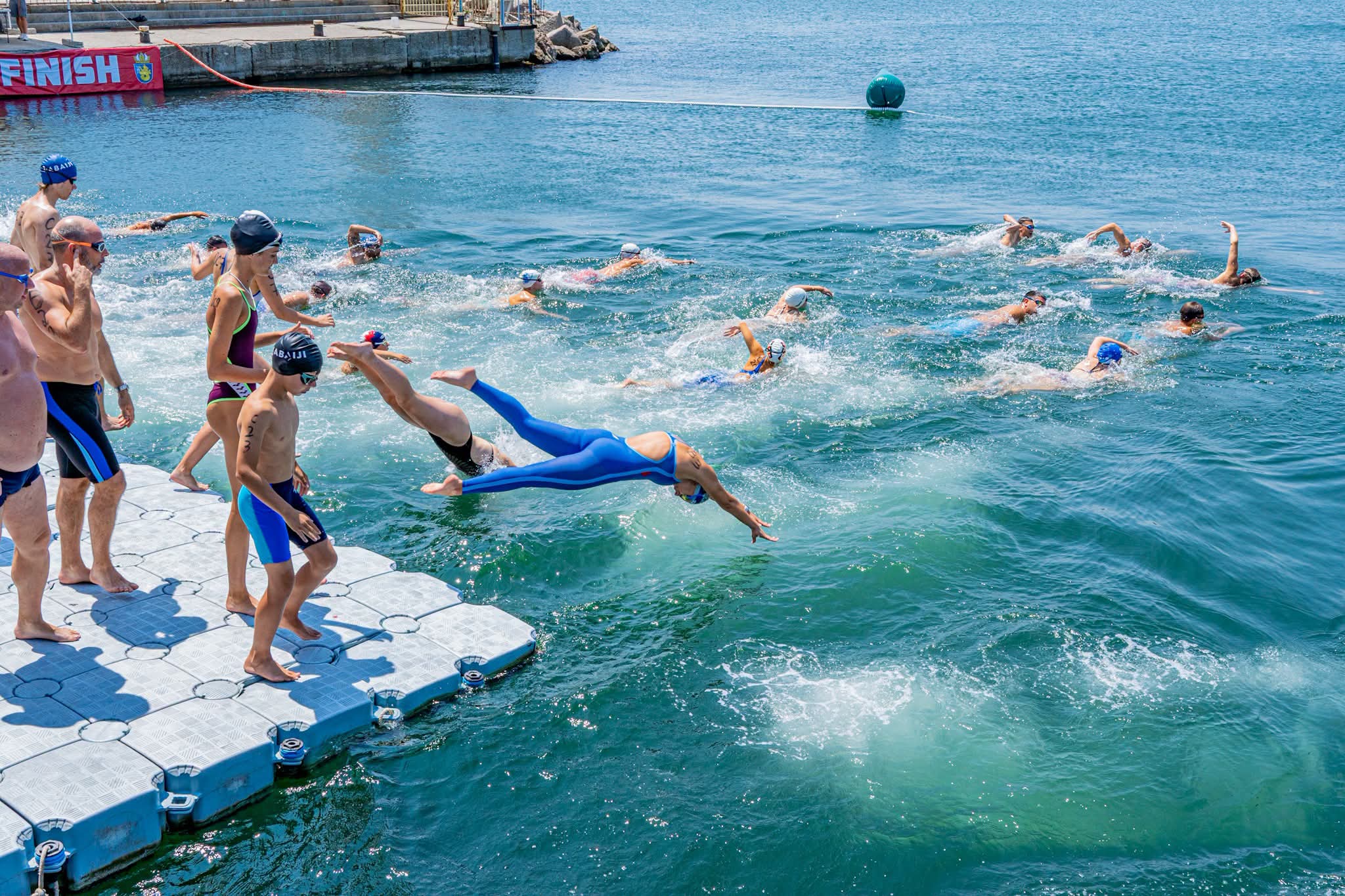 Бургас посреща елита на плуването в открити води!