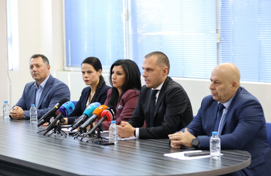 Лекар от разследваната схема е работил и в Карлово: Документи са иззети от Медицинския център