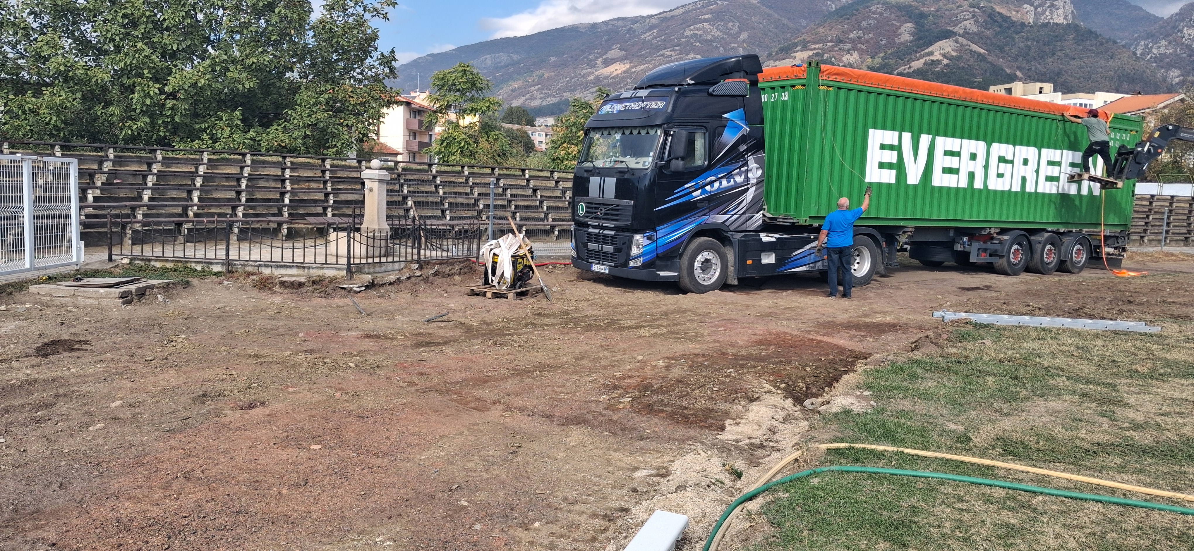 Карлово с нова спортна придобивка: Изграждат 400-метрова лекоатлетическа писта с модерно led осветление