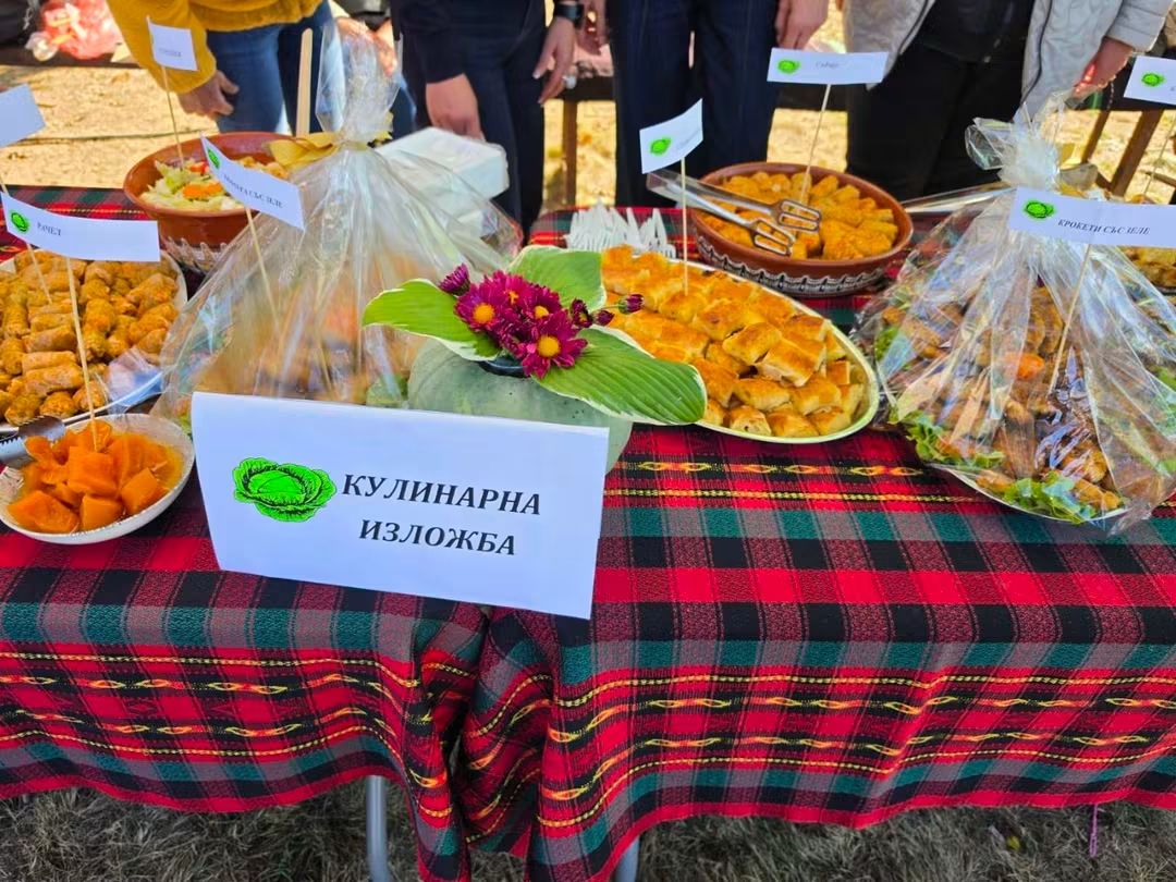 Дъбенското зеле отново събра гости от близо и далеч – опитаха вкуса на традицията